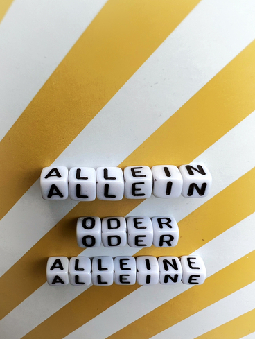 ALLEIN oder ALLEINE ?