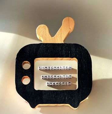 EINSCHALTEN, ANSCHALTEN и ANMACHEN